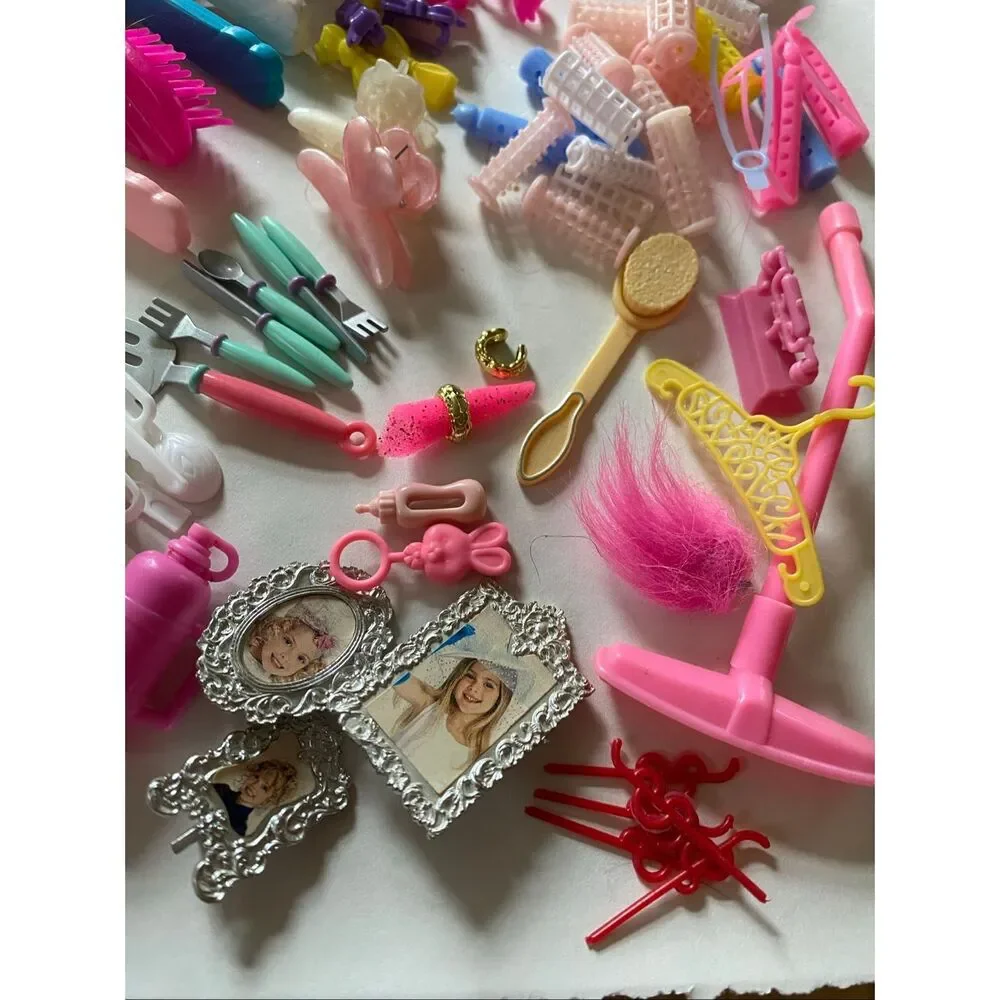 Vintage Barbie Accessories- Popcorn Maker Hair Kitchen Fames Brushes 1980’s